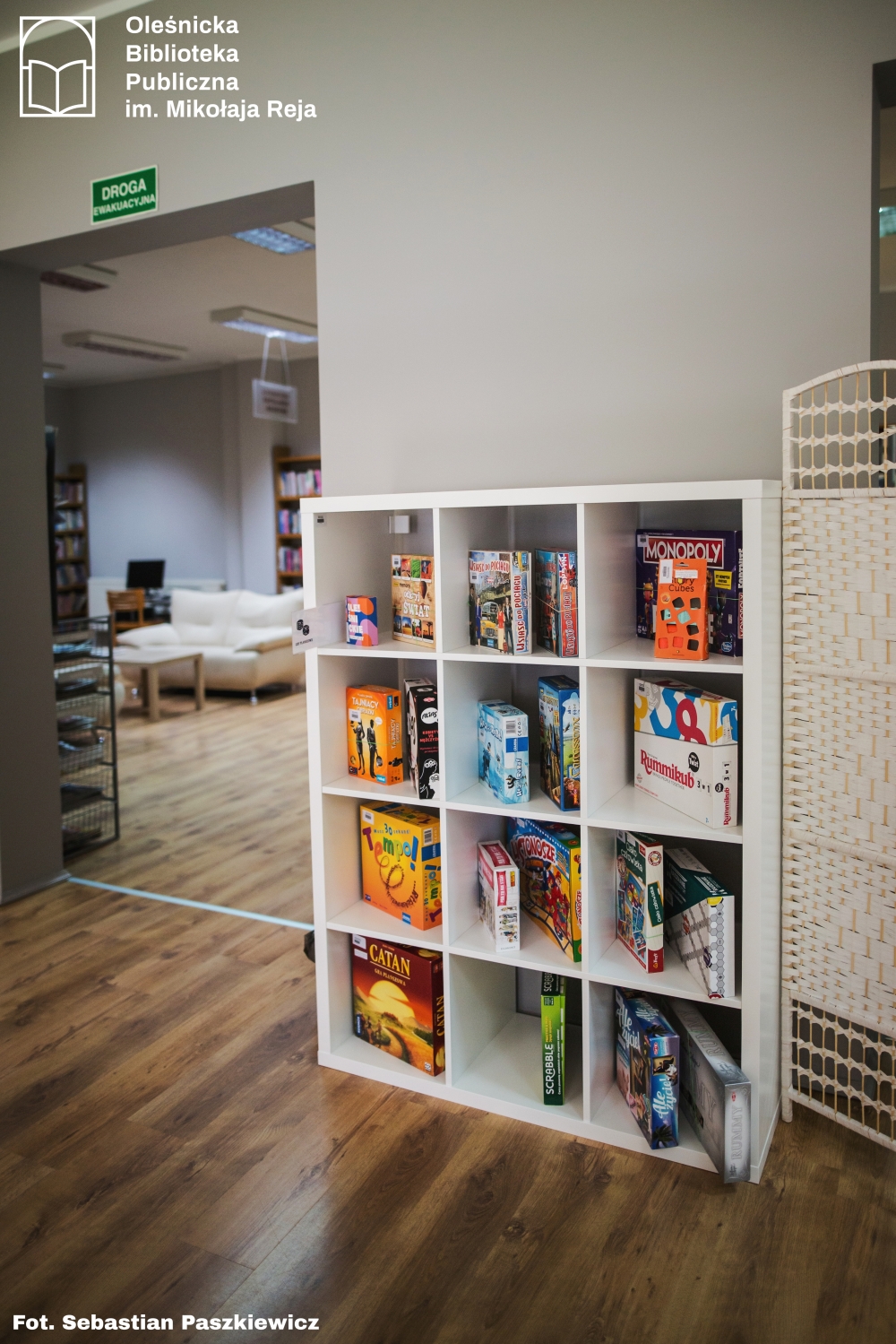 Wnętrza biblioteki "Pod Pegazem" - dział dla dzieci