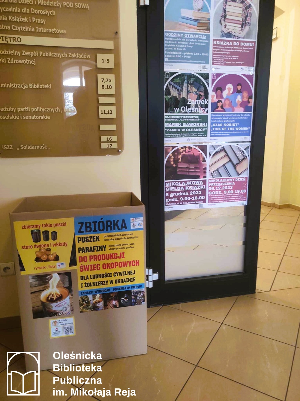 Karton na świece i puszki w ramach akcji pomocy Ukrainie