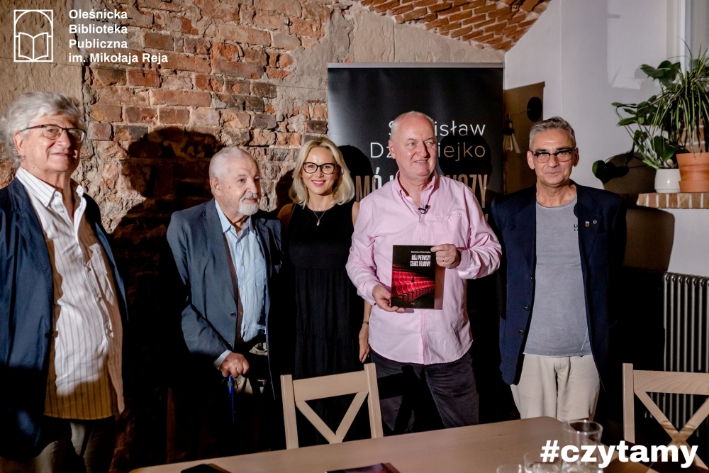 Stanisław Dzierniejko (drugi od prawej)