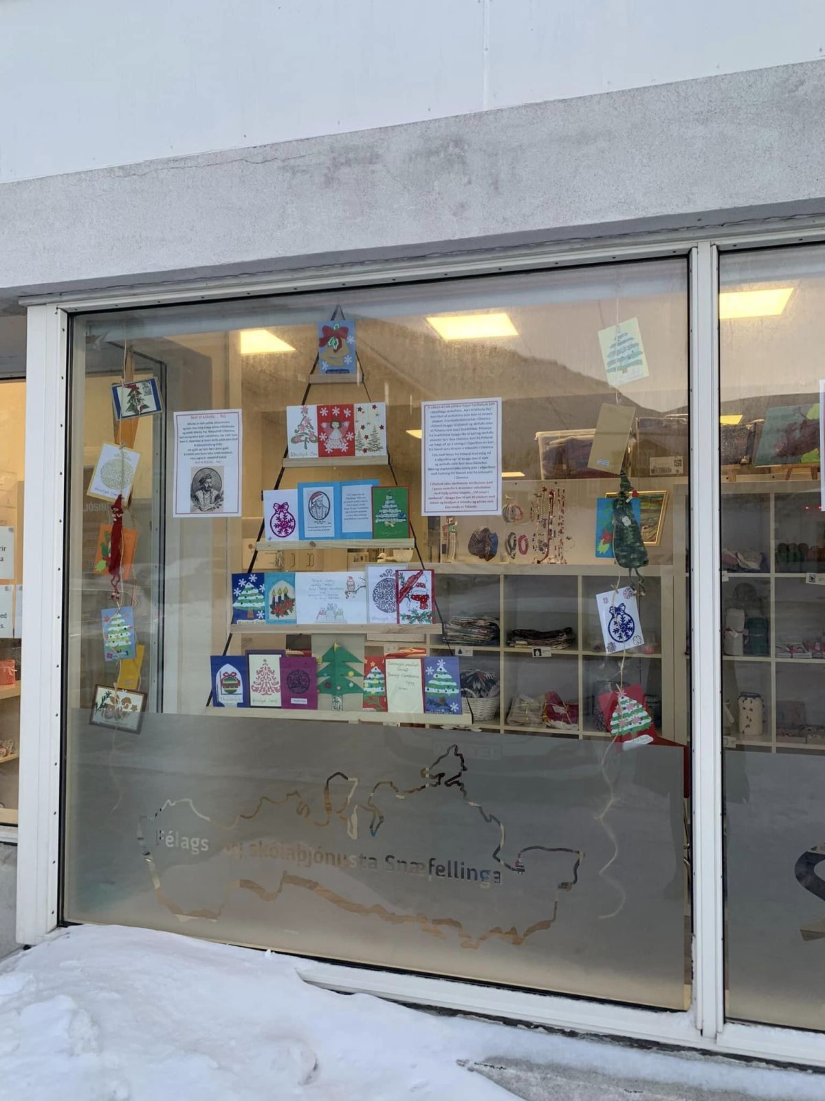 Ekspozycja kartek w Środowiskowym Domu Samopomocy Smiðjan w Ólafsvík