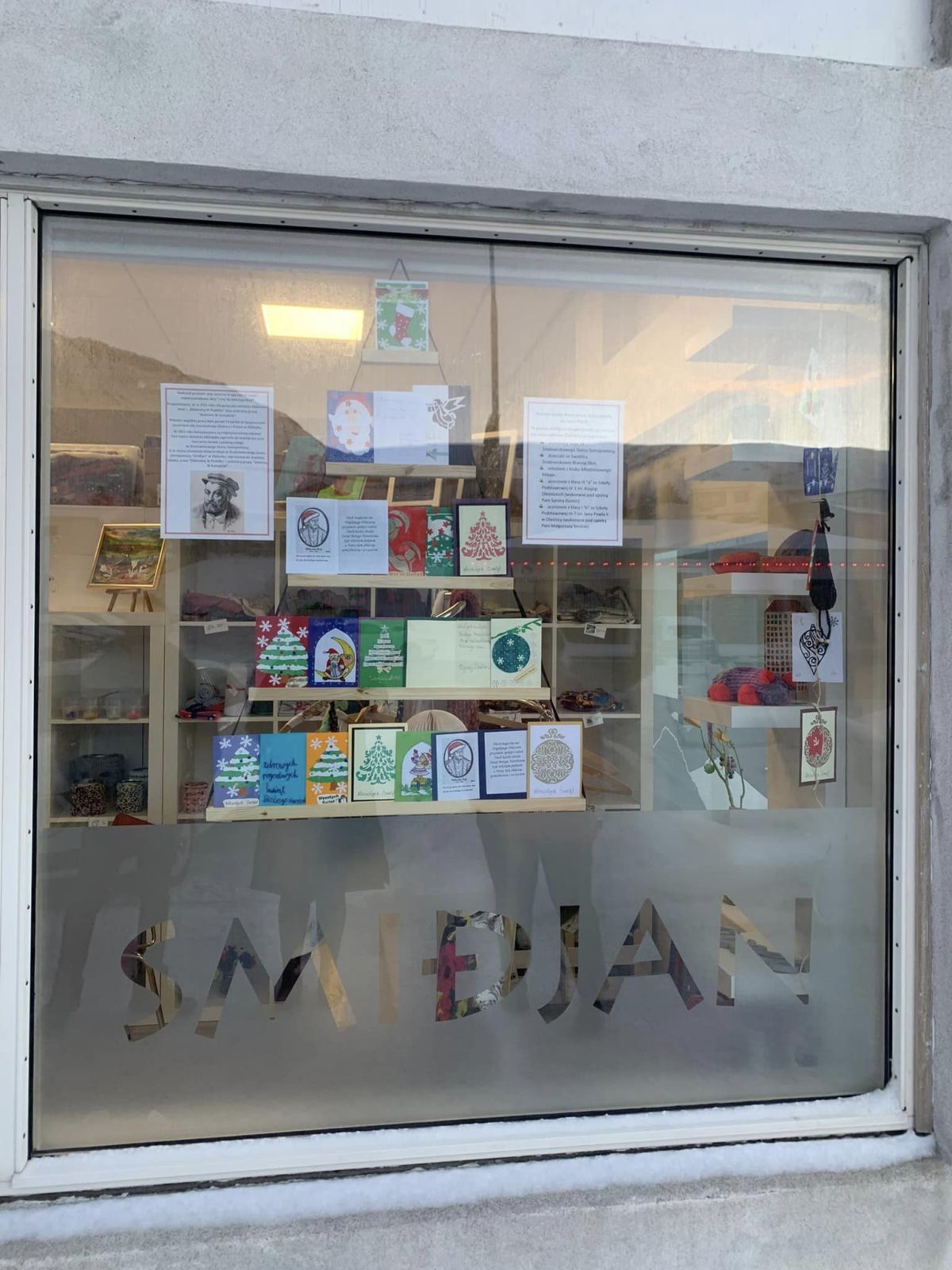 Ekspozycja kartek w Środowiskowym Domu Samopomocy Smiðjan w Ólafsvík