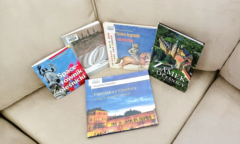 Książki o Oleśnicy w zbiorach bibliotecznej Czytelni Książki o Oleśnicy w zbiorach bibliotecznej Czytelni