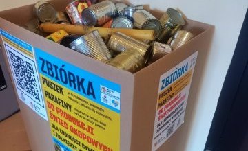 Trwa zbiórka puszek i świec w oleśnickiej bibliotece!