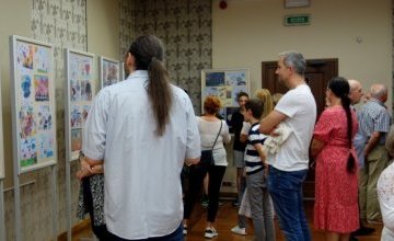 Wernisaż wystawy "100 na 100" z okazji setnej rocznicy urodzin Wisławy Szymborskiej