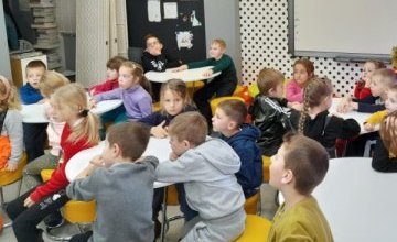 Lekcja biblioteczna dzieci z klasy 0 ze Szkoły Podstawowej nr 1!