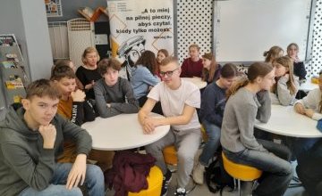 Wizyta młodzieży z Długołęki w Bibliotece dla Dzieci i Młodzieży „Pod Sową”