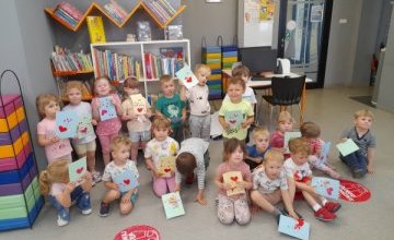 Grupa agrestowa na lekcji bibliotecznej w Bibliotece "Pod Sową"