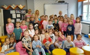 Drugi dzień głośnego czytania dzieciom w Bibliotece "Pod Sową"