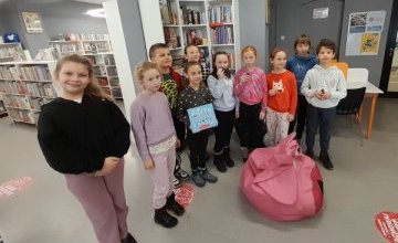 Grudniowe spotkanie w ramach projektu "Nasza Mała Biblioteka"