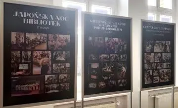 Wystawa fotografii bibliotecznych wydarzeń w Oleśnickiej Bibliotece Publicznej