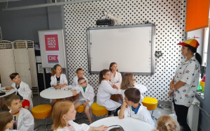 Fotorelacja z zajęć wakacyjnych w Bibliotece dla Dzieci i Młodzieży "Pod Sową"