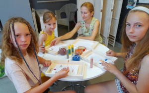 Fotorelacja z zajęć wakacyjnych w Bibliotece dla Dzieci i Młodzieży "Pod Sową"