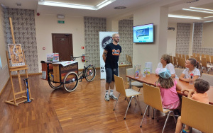 Fotorelacja z zajęć wakacyjnych "Rowerem bezpiecznie do biblioteki"