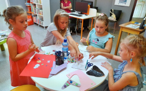Fotorelacja z wakacyjnych zajęć z Ciocią Kicią w Bibliotece "Pod Sową"