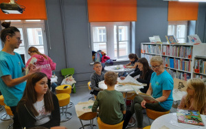 Fotorelacja z zajęć wakacyjnych w Bibliotece dla Dzieci i Młodzieży "Pod Sową"