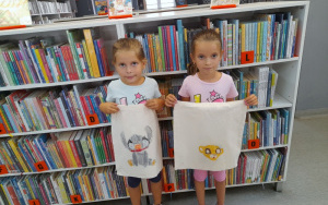 Fotorelacja z zajęć wakacyjnych w Bibliotece dla Dzieci i Młodzieży "Pod Sową"