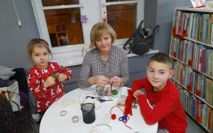 Uczestnicy zajęć w ramach Klubu Książkowych Jeżyków