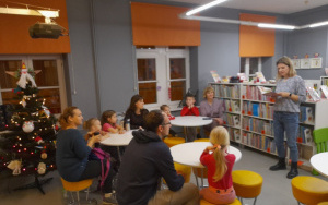 Uczestnicy zajęć w ramach Klubu Książkowych Jeżyków