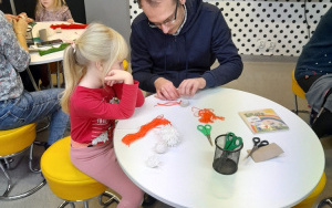 Uczestnicy zajęć w ramach Klubu Książkowych Jeżyków