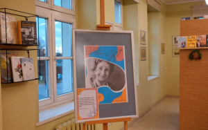 Wystawa poświęcona Wisławie Szymborskiej w oleśnickiej bibliotece