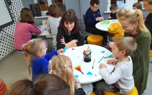 Uczestnicy zajęć w ramach Klubu Książkowych Jeżyków