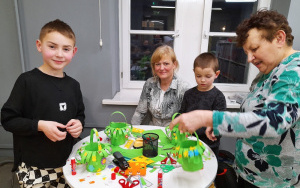 Uczestnicy zajęć w ramach Klubu Książkowych Jeżyków