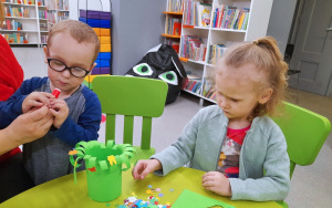 Uczestnicy zajęć w ramach Klubu Książkowych Jeżyków