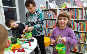 Uczestnicy zajęć w ramach Klubu Książkowych Jeżyków