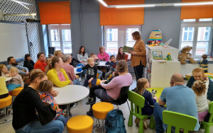 Uczestnicy zajęć w ramach Klubu Książkowych Jeżyków