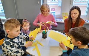 Uczestnicy zajęć w ramach Klubu Książkowych Jeżyków