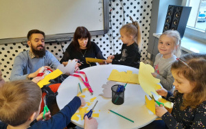 Uczestnicy zajęć w ramach Klubu Książkowych Jeżyków