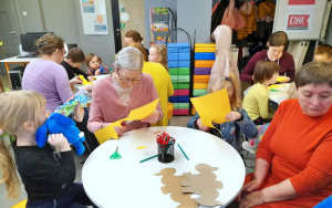 Uczestnicy zajęć w ramach Klubu Książkowych Jeżyków