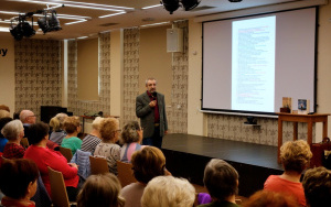 Spotkanie autorskie słuchaczy UTW z Julianem Hardym