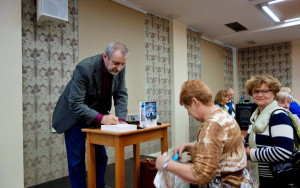 Spotkanie autorskie słuchaczy UTW z Julianem Hardym