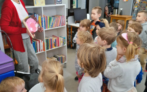 Fotorelacja z wizyty przedszkolaków w Bibliotece "Pod Sową"