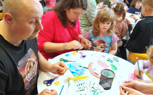 Uczestnicy zajęć w ramach Klubu Książkowych Jeżyków