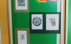 Plansza z XII Międzynarodowej Wystawy Ekslibrisów i Małych Form Graficznych Kwiaty. Poeci Ziemi