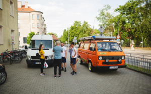 Fotorelacja z dostawy książek do Dolonośląskiego Centrum Onkologii