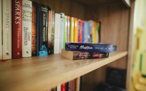 Fotorelacja z dostawy książek do Dolonośląskiego Centrum Onkologii