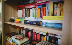 Fotorelacja z dostawy książek do Dolonośląskiego Centrum Onkologii