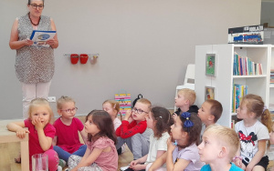 Fotorelacja z akcji czytania dzieciom w Bibliotece Pod Pegazem