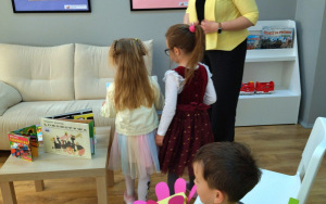 Fotorelacja z wizyty przedszkolaków w Bibliotece Pod Pegazem