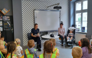 Fotorelacja z akcji czytania dzieciom w Bibliotece "Pod Sową"