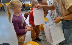 Uczestnicy zajęć w ramach Klubu Książkowych Jeżyków