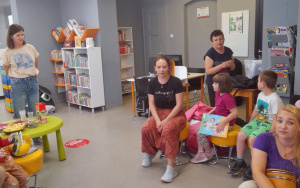 Uczestnicy zajęć w ramach Klubu Książkowych Jeżyków