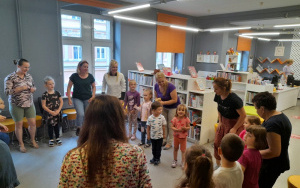 Uczestnicy zajęć w ramach Klubu Książkowych Jeżyków