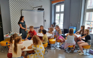 Uczestnicy zajęć w ramach akcji "Sowie lato"