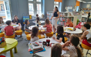 Uczestnicy zajęć w ramach akcji "Sowie lato"