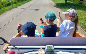 Uczestnicy spotkań w ramach projektu fotograficznego "Polska oczami dzieci"