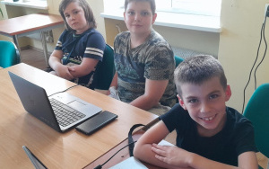 Uczestnicy spotkań w ramach projektu fotograficznego "Polska oczami dzieci"